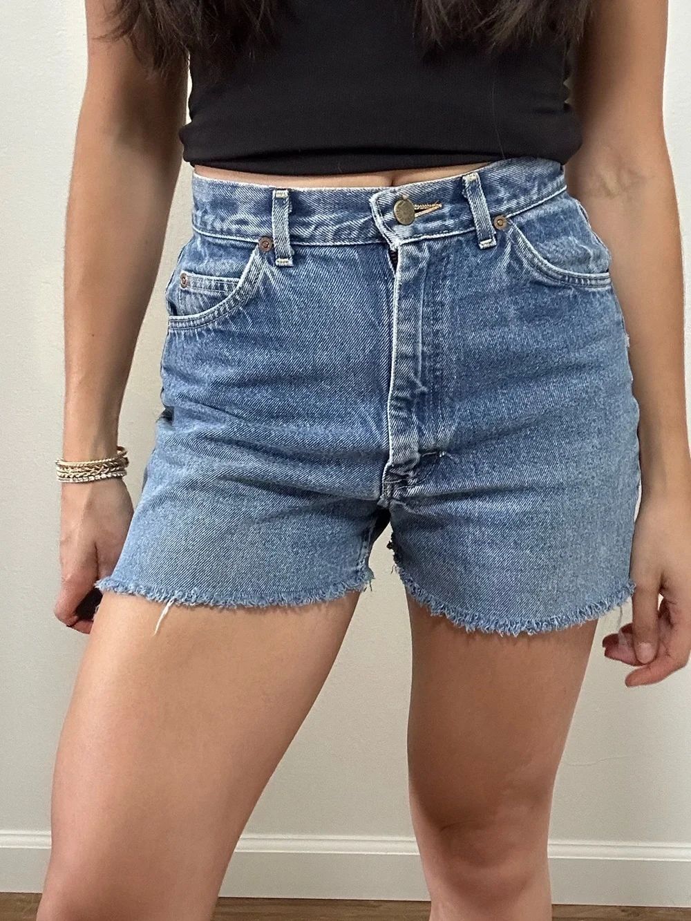 Vintage 90's Lee Denim Cut Off Shorts Mid Wash High Rise Size 26 US 2